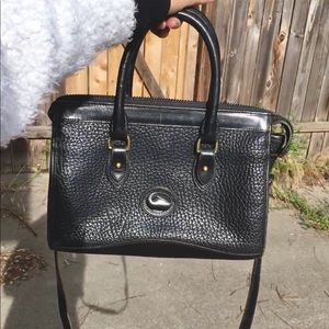 Authentic Dooney and Bourke handbag / crossbody